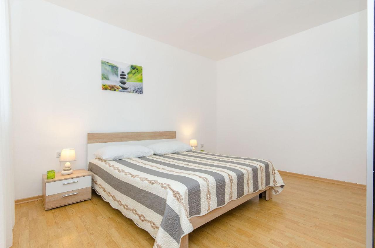 Apartments Goran Vir Exterior photo