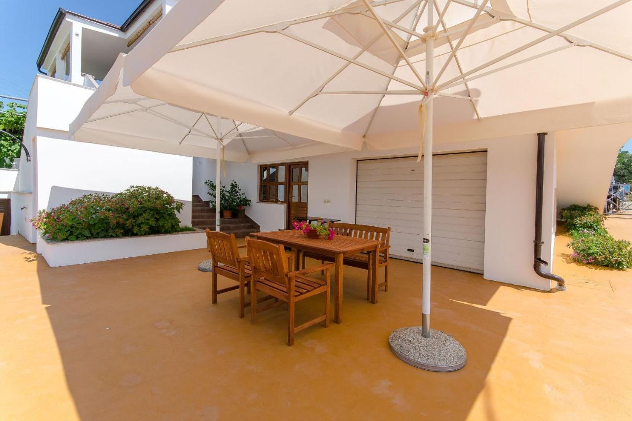 Apartments Goran Vir Exterior photo