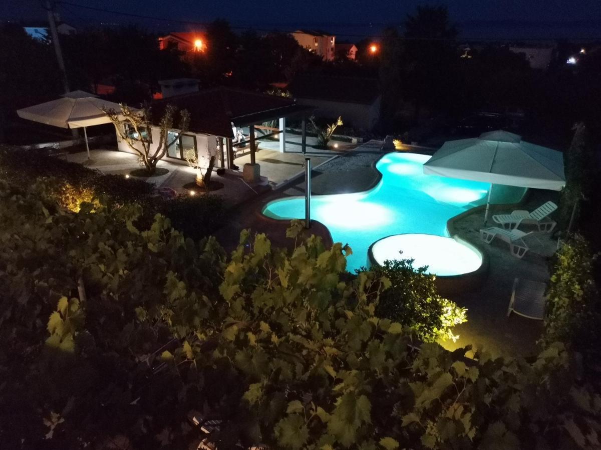 Apartments Goran Vir Exterior photo