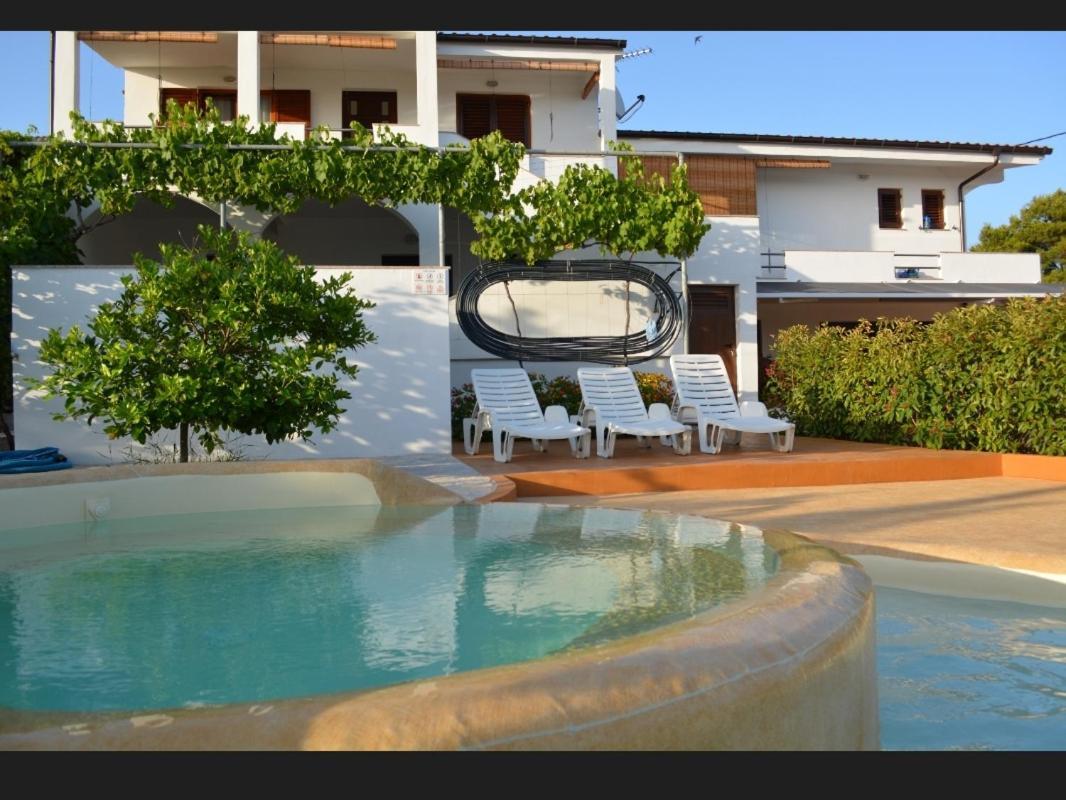 Apartments Goran Vir Exterior photo