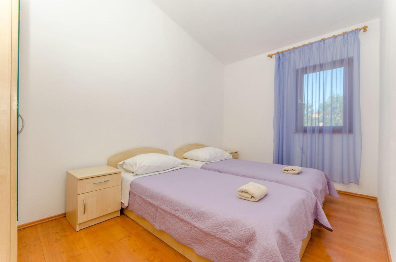 Apartments Goran Vir Exterior photo