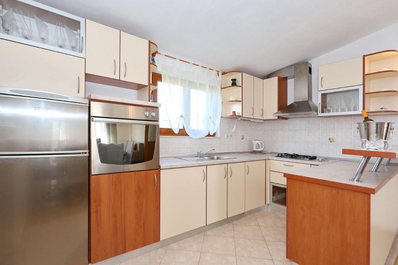 Apartments Goran Vir Exterior photo